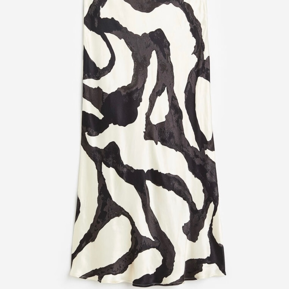 H&M Long Printed Satin Skirt, Cream/patterned, XXL